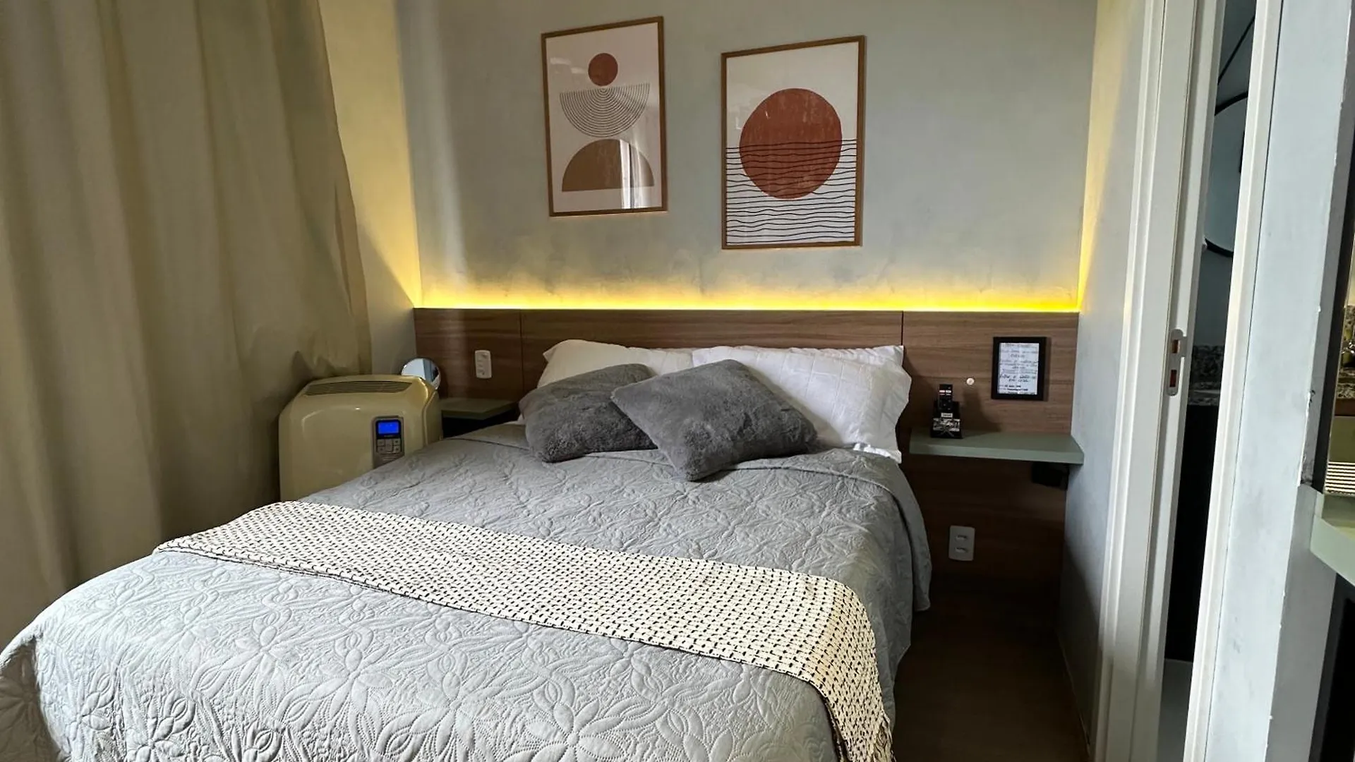 Studio Paris Prox Metro Bras Feirinha Madrugada Templo Salomao ساو باولو
